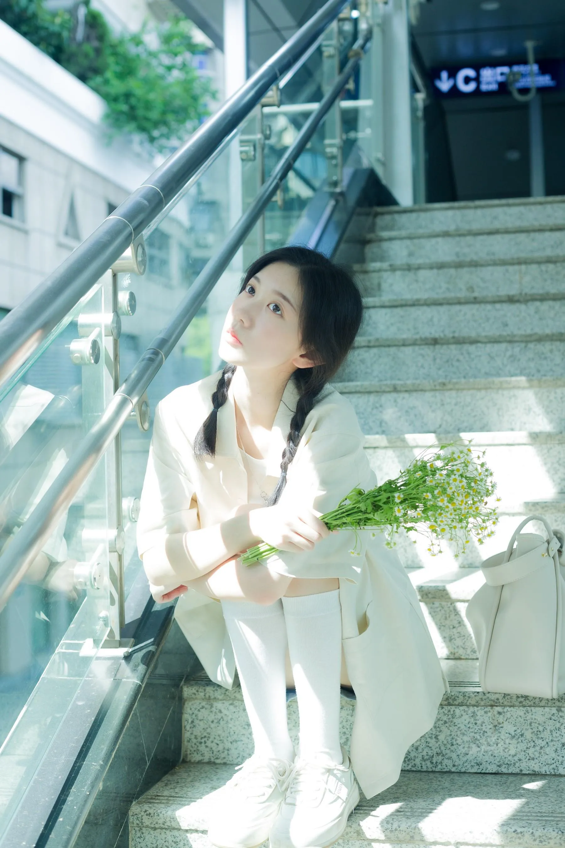 [YITUYU艺图语]2022.08.22 地铁奇遇记 饲猫少女- [39P]插图4